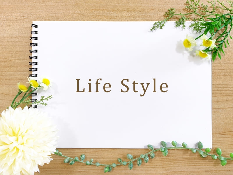 ノートにlife styeと書いてある画像